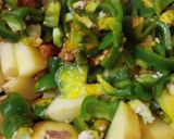आलू शिमला मिर्च की सब्जी (Aloo shimla mirch ki sabzi recipe in hindi) रेसिपी चरण 3 फोटो