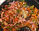 Foto del paso 2 de la receta: Verduras salteadas con bacon