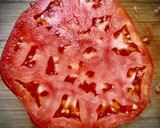 Foto del paso 1 de la receta: Ensalada de tomate rosa con tartar de algas y aguacate