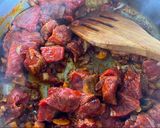 Foto langkah ke 1 dari resep Hungarian Goulash.
