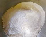 Hình bước làm 4 của món Bánh mì xoắn ốc nhân kem