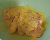 Foto del passaggio 1 della ricetta Pollo alla senape con panatura e fichi secchi
