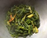 A picture of step 4 of Onion Flower Stalks dry Curry.