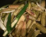 A picture of step 2 of Fried kundru.