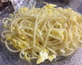 Foto langkah ke 2 dari resep Spaghetti egg bolognese.