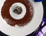 A picture of step 7 of Coconut Oreo balls.