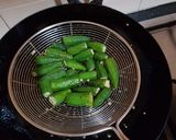 A picture of step 5 of Bhindi gosht.
