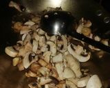 क्रीम औफ मशरूम सूप (cream of mushroom soup recipe in Hindi) रेसिपी चरण 2 फोटो