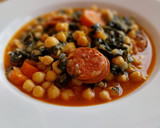 Foto del paso 9 de la receta: Garbanzos estofados con chorizo y espinacas