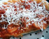 Foto langkah ke 9 dari resep Pizza Teflon praktis.