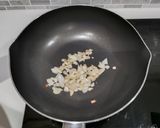 รูปขั้นตอนการทำที่ 2 ของ ข้าวผัดอกไก่