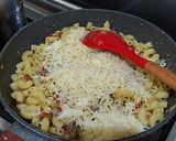 Foto langkah ke 1 dari resep Cheesy Macaroni Schotel.