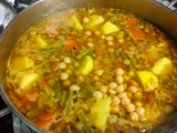 Potaje con albóndigas de bacalao