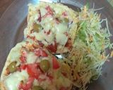 A picture of step 6 of Vegetable mini piza#15minorlesscookingchallenge#jikonichallenge.