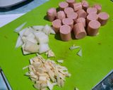 Foto langkah ke 1 dari resep 54. Sosis Asam Manis.