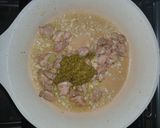 Foto langkah ke 2 dari resep Creamy Chicken Pesto Pasta.