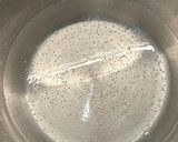 Foto del paso 2 de la receta: Puerros asados con vinagreta de frutos secos