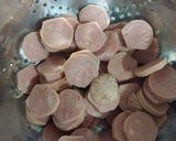عکس مرحله 1 از دستور ساندویچ سوسیس بندری