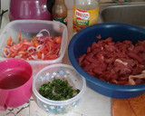 Foto del paso 1 de la receta: Lomo salteado con una porción de arroz y papas fritas