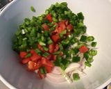Une image de l'étape 9 de Salade marinée de pommes de terre, patates douces violettes, harengs, tomates et poivron.