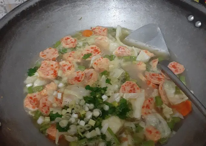 Langkah-langkah untuk membuat Cara membuat Sop sayur bakso favorit rumah