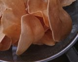 आलू के चिप्स(aloo chips recipe in hindi) रेसिपी चरण 2 फोटो