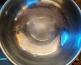A picture of step 2 of Maggi soup.