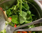 Foto langkah ke 3 dari resep Salad apel, timun, tomat dan selada air.
