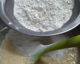 Foto del paso 2 de la receta: Budín de vainilla con pasas de uva!