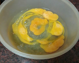 Foto del paso 3 de la receta: Tortilla de papas con cebolla sofrita y chorizo