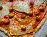 Foto del paso 2 de la receta: Pizza proteica con tomate, burrata y rúcula