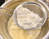 Foto del paso 4 de la receta: Pastel de requesón y pasas “sin gluten “