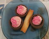 Foto del paso 1 de la receta Unas tartaletas rellenas de butter de vainilla y coloreada con color rojo y unos canutillos de mantequilla