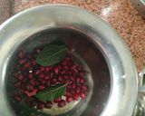 A picture of step 1 of Pomogranate juice.