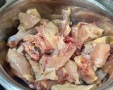 Hình bước làm 1 của món Gà Rô Ti Nước Dừa