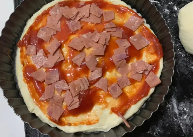 Langkah-langkah untuk membuat Cara bikin Pizza Smoke Beef