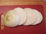 Aros de cebolla rellenos con queso