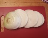 Foto del paso 1 de la receta: Aros de cebolla rellenos con queso