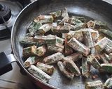 A picture of step 3 of Restaurant style bhindi masala.