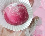 Foto langkah ke 5 dari resep Mochi isi selai strawberry.