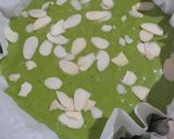 Foto langkah ke 3 dari resep Brownies Matcha Almond.