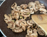 Foto del paso 2 de la receta: Lasaña de carne y champis