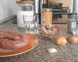 Foto del paso 1 de la receta: Garbanzos con butifarra y cogumelos
