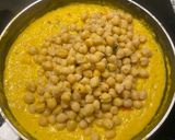 Foto del paso 5 de la receta Garbanzos en salsa de curry y mango con arroz basmati 🍚🥭