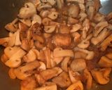 A picture of step 3 of Creamy Garlic Mushroom.