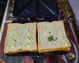 A picture of step 5 of Aloo toast sandwich.