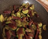Foto del passaggio 2 della ricetta Pasta con zucchine e speck