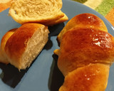 Foto del paso 5 de la receta: Vigilantes y medialunas de levadura, saborizados con naranja