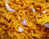 A picture of step 3 of Indomie balls.