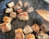 Foto del paso 1 de la receta: Costillejas de cerdo con pimiento, berenjena y tomate frito